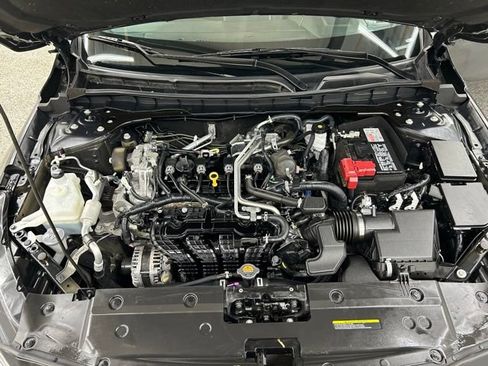 Used 2025 Nissan Altima 2.5 SV FWD image 8