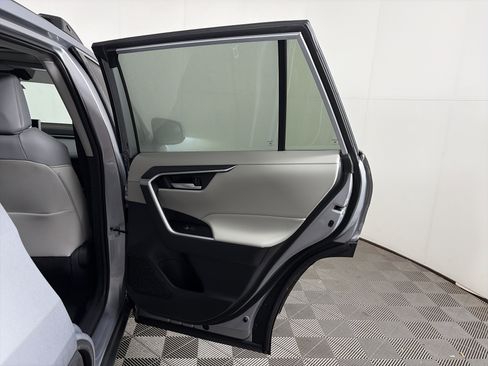 Used 2025 Toyota RAV4 XLE Premium image 38