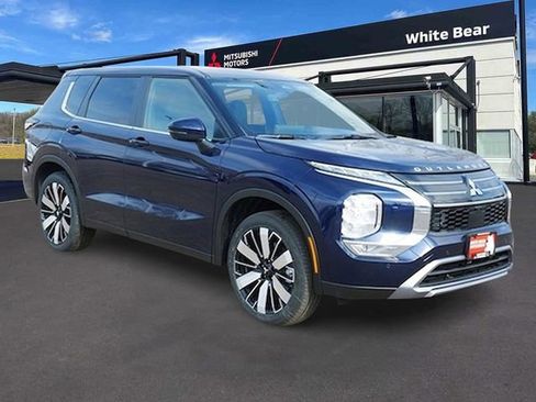 New 2026 Mitsubishi Outlander SE image 1