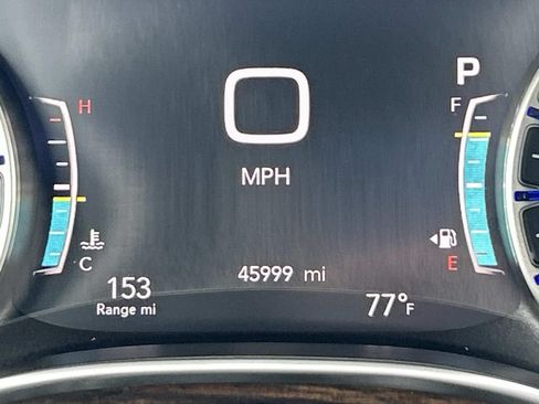 Used 2023 Chrysler Pacifica Limited FWD image 44
