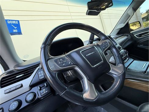 Used 2019 GMC Yukon XL Denali w/ Denali Ultimate Package AWD/4WD image 9