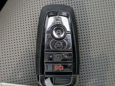 New 2026 Lincoln Corsair Reserve image 26