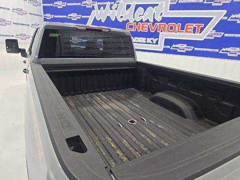 Used 2025 Chevrolet Silverado 2500 Custom w/ Custom Value Package image 7
