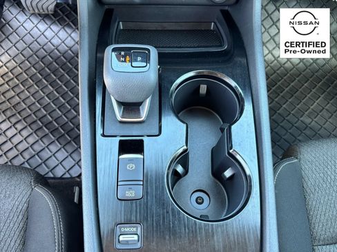 Certified 2025 Nissan Rogue SV FWD image 27