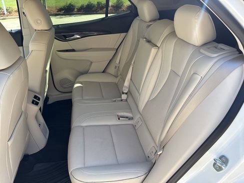 Used 2022 Buick Envision Essence w/ Safety Package image 39