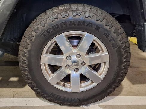 Used 2017 Jeep Wrangler Unlimited Sahara w/ Mopar Chrome Edition Group AWD/4WD image 19