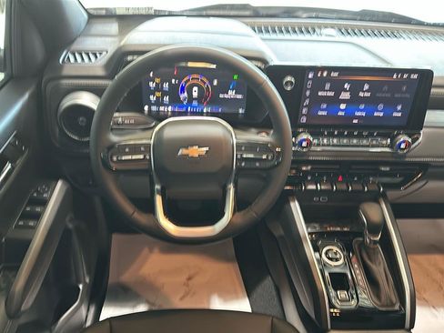 New 2024 Chevrolet Colorado LT w/ LT Convenience Package III image 7