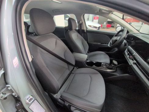 Used 2025 Kia K4 FWD image 27