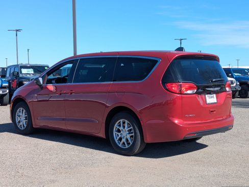 New 2026 Chrysler Voyager LX image 3