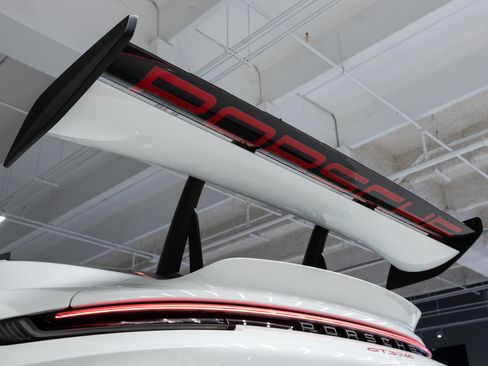 Certified 2023 Porsche 911 GT3 RS RWD image 33