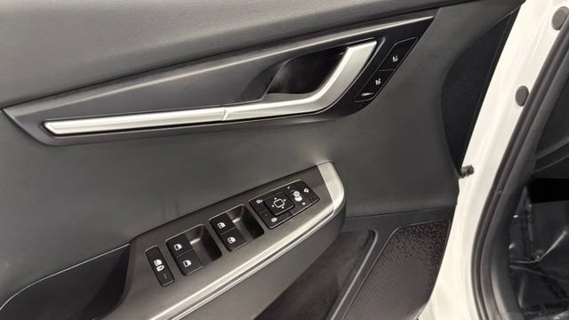 Used 2023 Kia EV6 Light RWD image 16