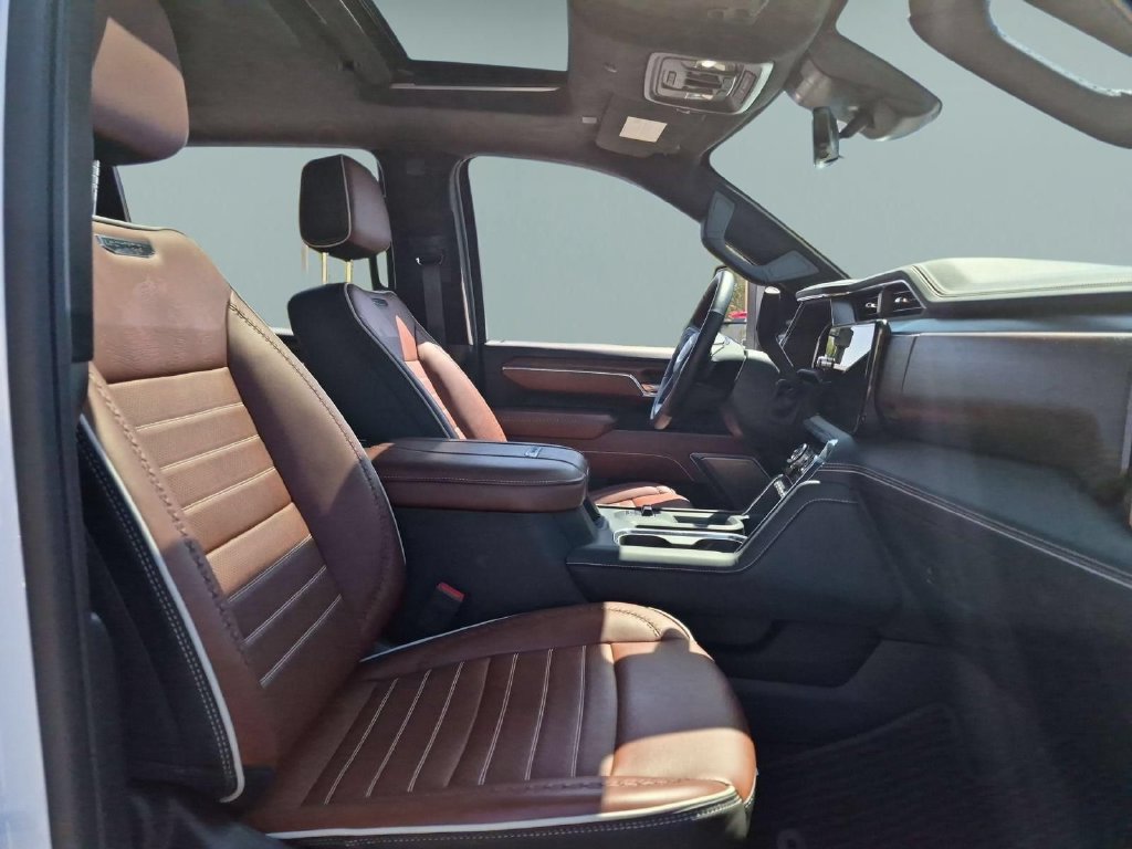 Certified 2025 GMC Sierra 3500 Denali Ultimate AWD/4WD image 27
