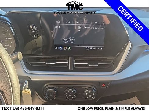 Used 2025 Chevrolet Trax LS w/ LPO, Blackout Package image 25