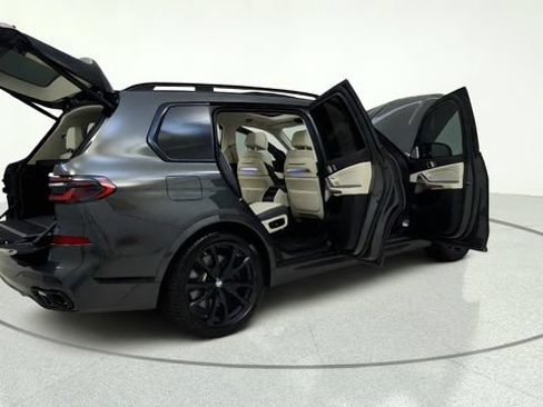 Used 2025 BMW X7 M60i AWD/4WD image 15