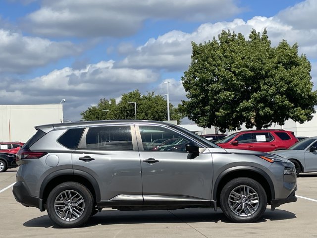 Used 2021 Nissan Rogue S FWD image 3