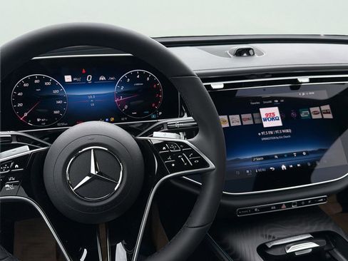 New 2026 Mercedes-Benz E 350 4MATIC Sedan image 14