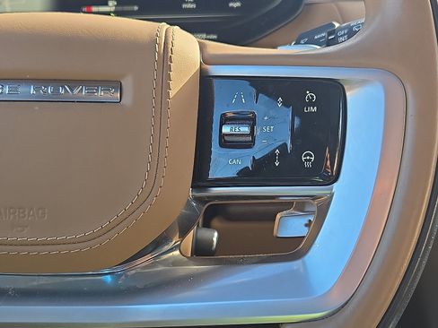Used 2023 Land Rover Range Rover SE image 22