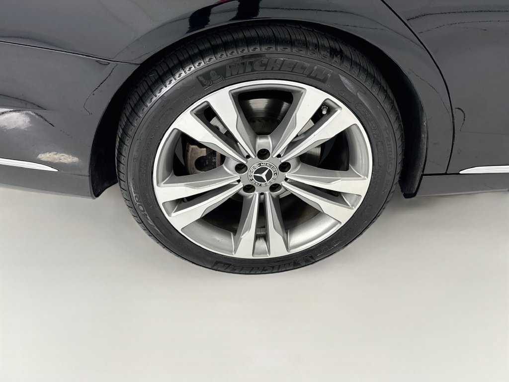 Used 2017 Mercedes-Benz S 550 Sedan image 32