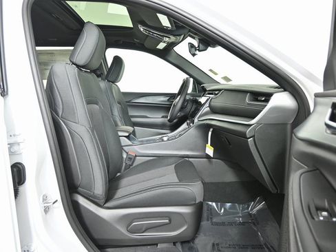 New 2026 Jeep Grand Cherokee Laredo X image 13