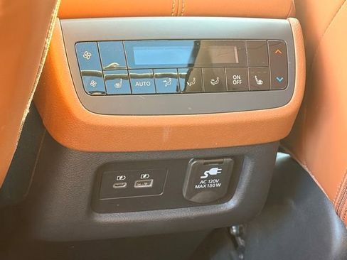 Used 2025 Nissan Pathfinder Platinum w/ Cargo Package AWD/4WD image 23
