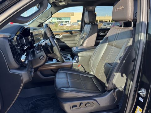 Used 2023 Chevrolet Silverado 1500 High Country w/ High Country Premium Package image 28