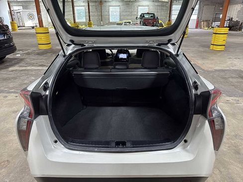 Certified 2016 Toyota Prius Four image 11