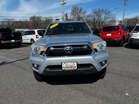 Used 2013 Toyota Tacoma 4x4 Access Cab V6 w/ SR5 Pkg image 2