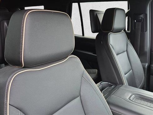 Used 2023 Chevrolet Tahoe Premier w/ Advanced Technology Package image 22