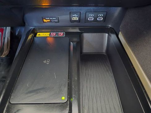 Used 2025 Toyota Camry LE FWD image 10