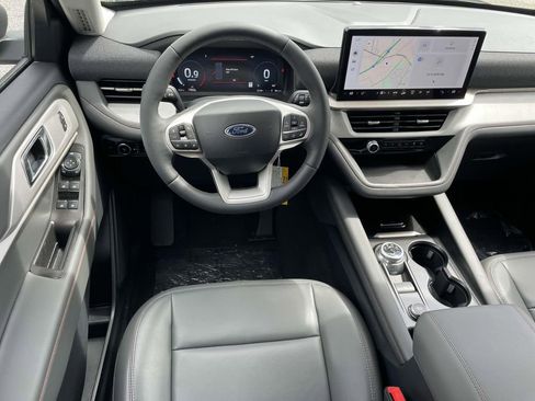 New 2025 Ford Explorer Active w/ Active Comfort Package image 20