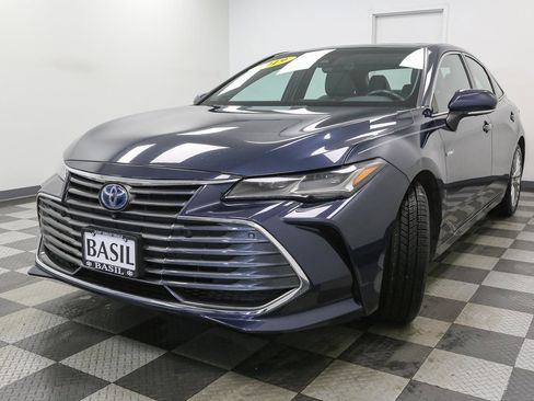Used 2019 Toyota Avalon Limited w/ Advanced Safety Package FWD image 4