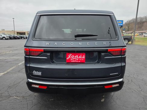 Used 2023 Jeep Wagoneer Series III w/ Convenience Group I AWD/4WD image 4