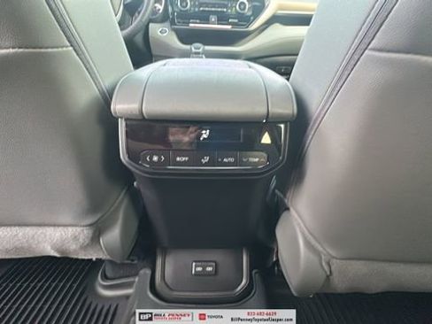 New 2026 Toyota Highlander XLE image 14