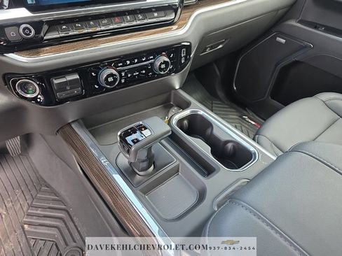 Used 2025 Chevrolet Silverado 1500 LT Trail Boss w/ LT Trail Boss Premium Package AWD/4WD image 22