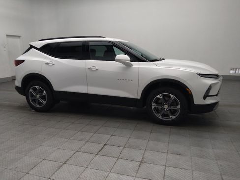 Used 2024 Chevrolet Blazer LT w/ Convenience Package FWD image 11