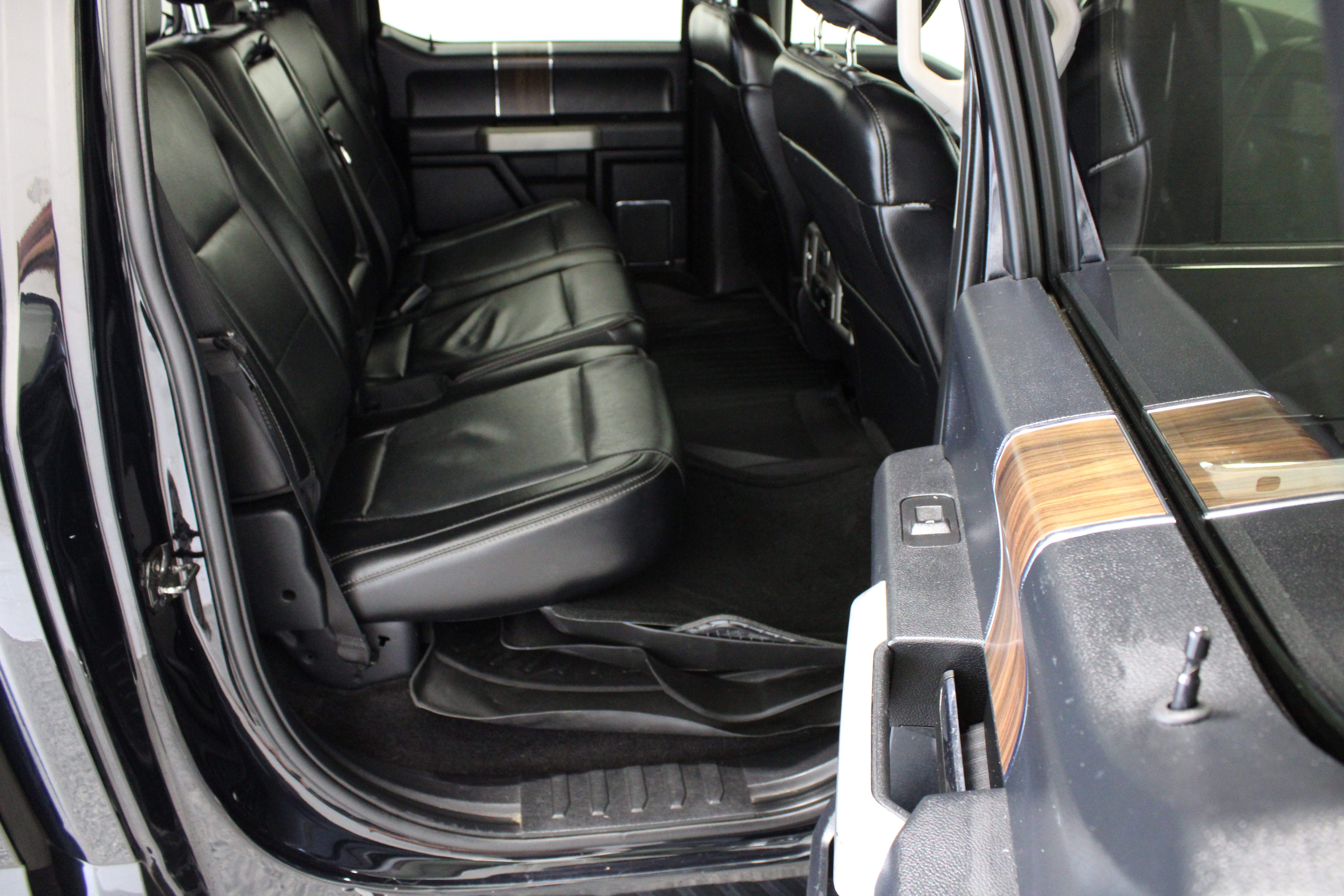 Used 2017 Ford F150 Lariat w/ Equipment Group 502A Luxury RWD image 36