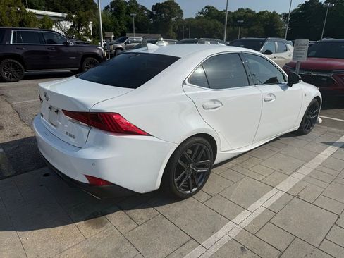 Used 2019 Lexus IS 300 RWD image 4