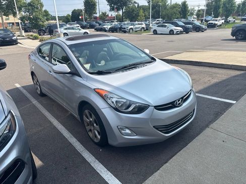 Used 2012 Hyundai Elantra Limited w/ Technology Pkg 5 FWD image 3
