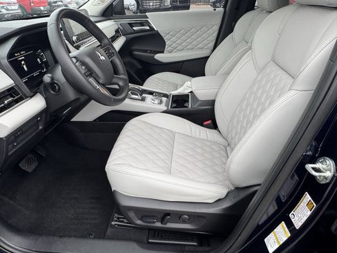 Used 2024 Mitsubishi Outlander SEL image 5