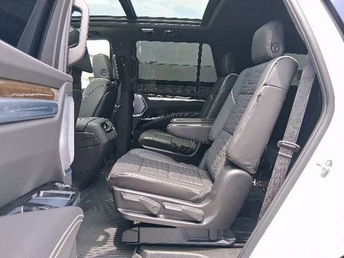 Used 2026 Cadillac Escalade Platinum Sport w/ LPO, Floor Liner Package RWD image 28