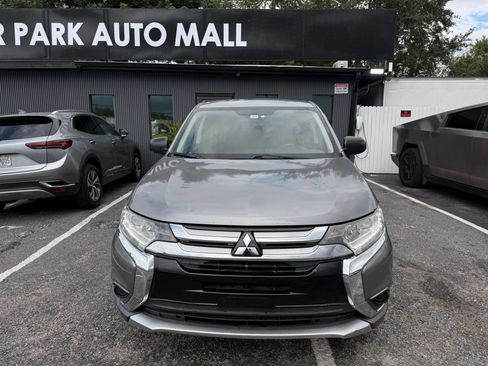 Used 2017 Mitsubishi Outlander ES FWD image 2