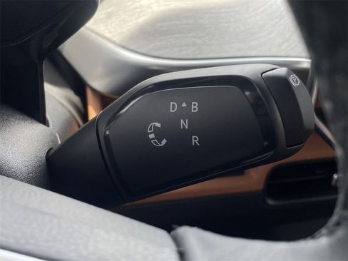 New 2025 Volkswagen ID. Buzz Pro S image 19