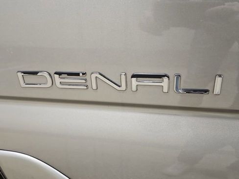 Used 2003 GMC Yukon XL Denali image 29