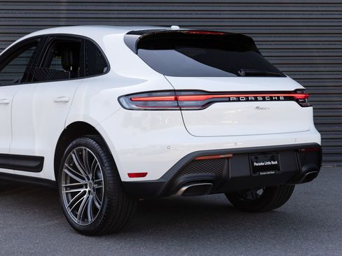 Certified 2026 Porsche Macan image 11