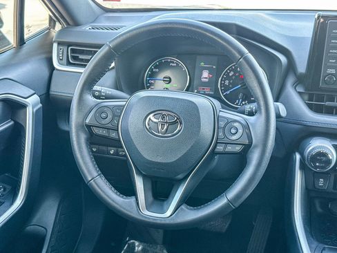 Used 2022 Toyota RAV4 SE image 15