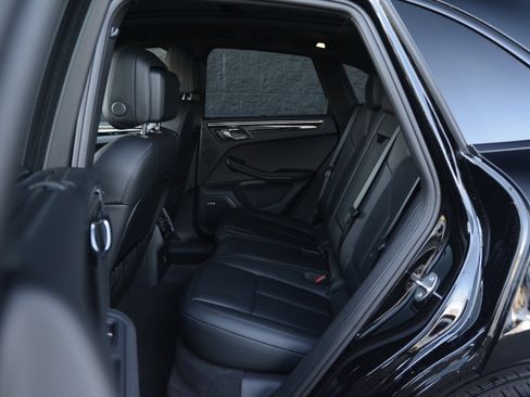 Certified 2026 Porsche Macan image 30