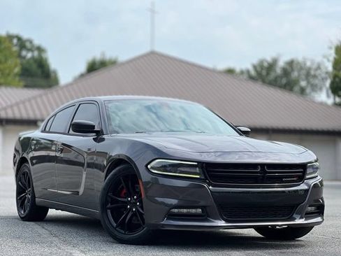 Used 2016 Dodge Charger R/T w/ Blacktop Package RWD image 3