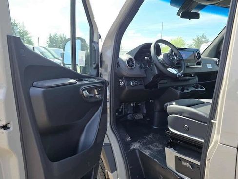 Used 2026 Mercedes-Benz Sprinter 2500 image 21