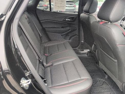 Used 2024 Chevrolet Trax RS w/ Sunroof Package FWD image 37