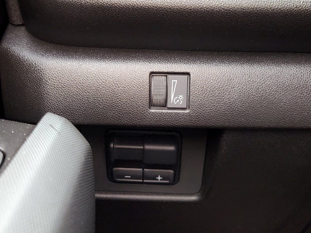Used 2025 Chevrolet Colorado Trail Boss AWD/4WD image 27